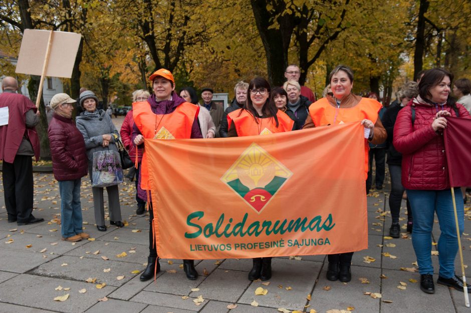 Mitingo prieš skurdą dalyviai apie save: „Biedni ir įsiutę“