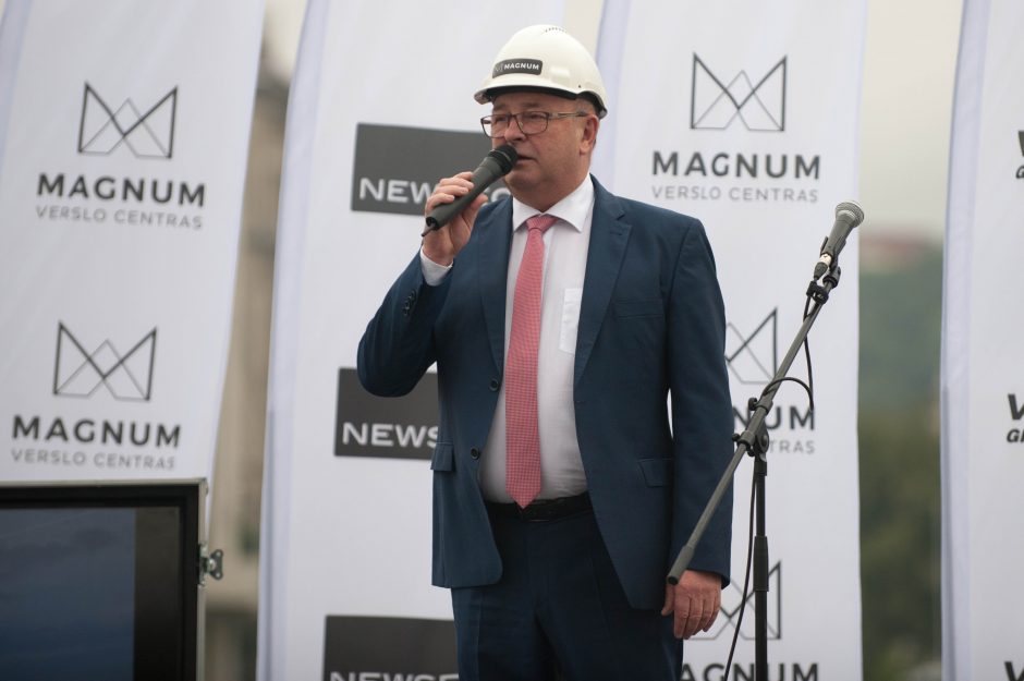 Prasidėjo verslo centro „Magnum“ statybos