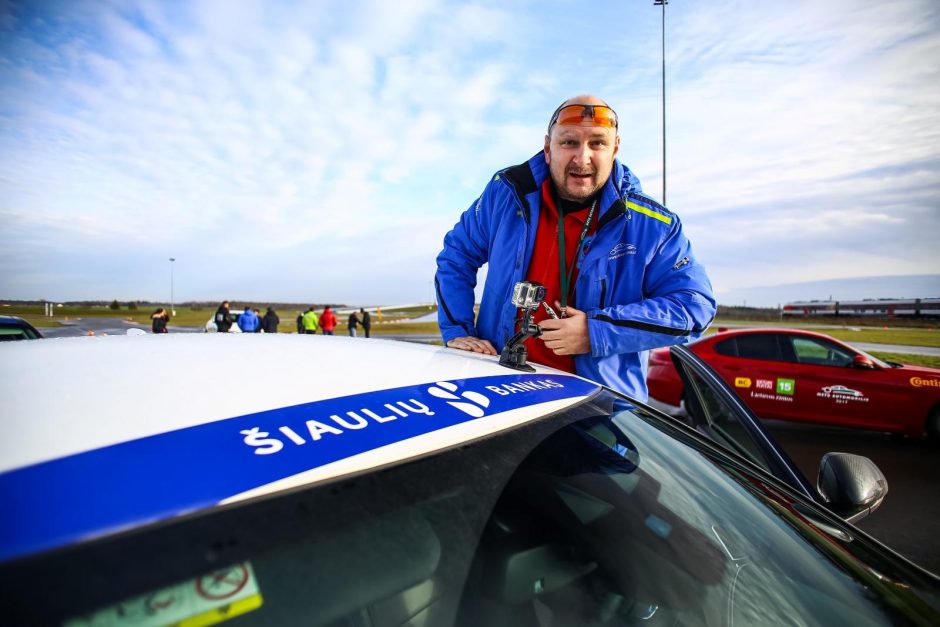 Pretendentai į „Metų automobilio“ titulą išbandyti ekstremaliomis sąlygomis