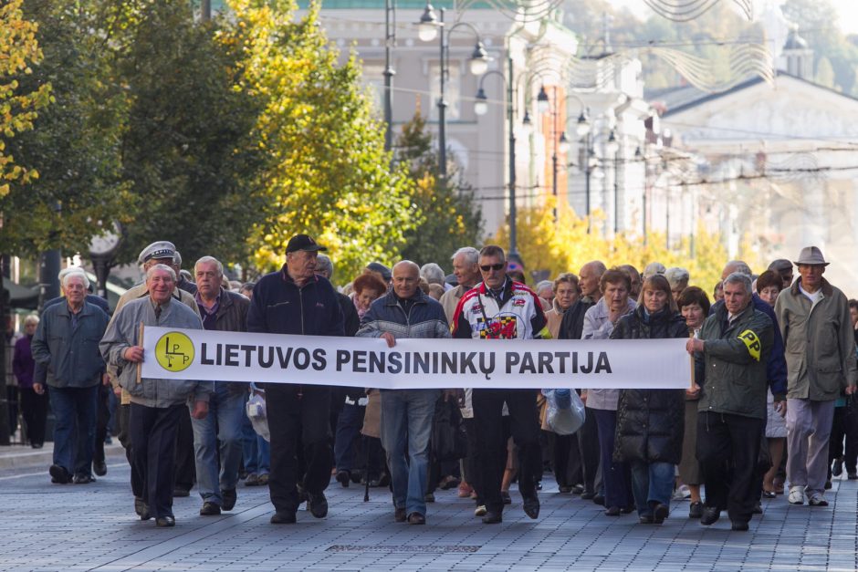 Pikti pensininkai reikalavo grąžinti pavogtas pensijas