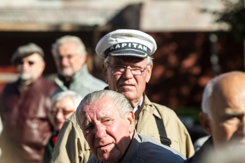 Pikti pensininkai reikalavo grąžinti pavogtas pensijas