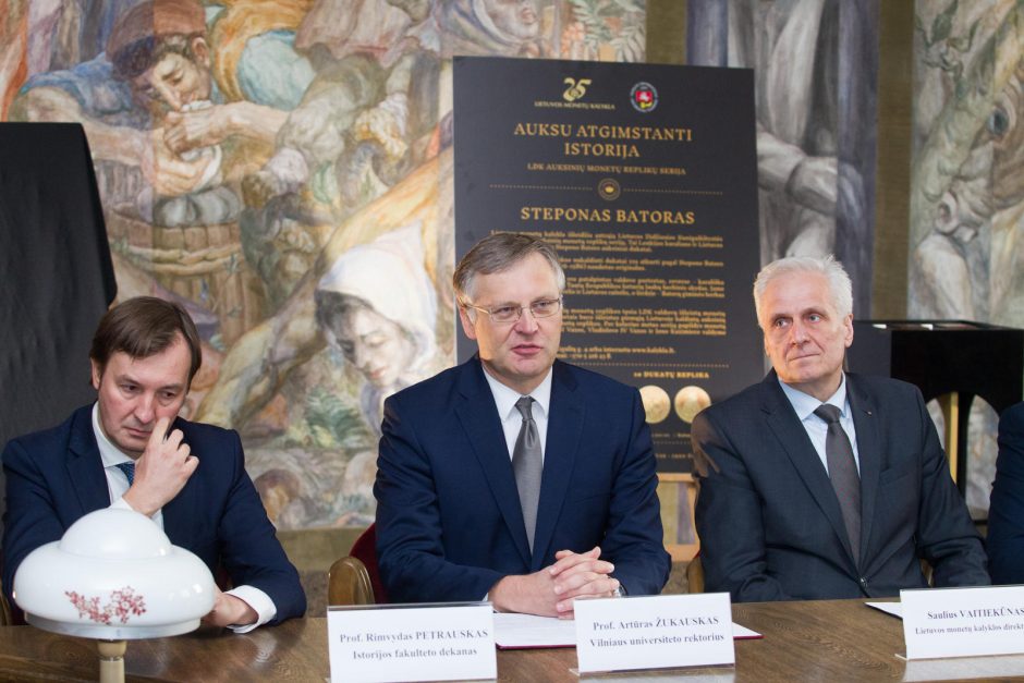 Monetų kalykla nukaldino S. Batoro laikų dukatų replikas