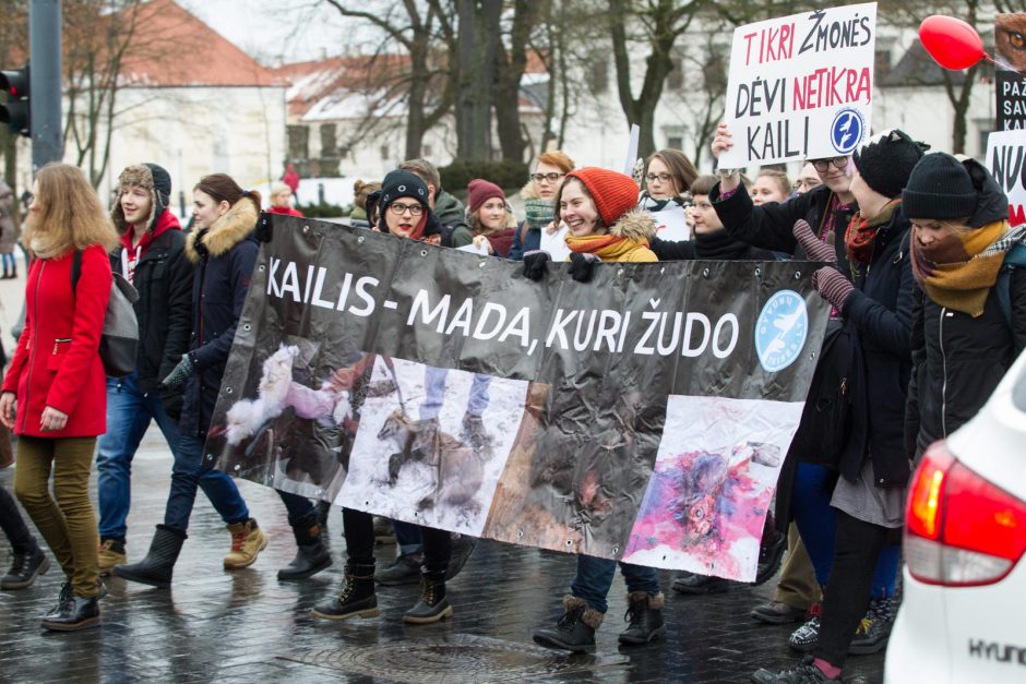 Gyvūnų gynėjai – prieš madą, dėl kurios žudoma