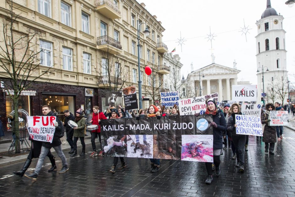 Gyvūnų gynėjai – prieš madą, dėl kurios žudoma