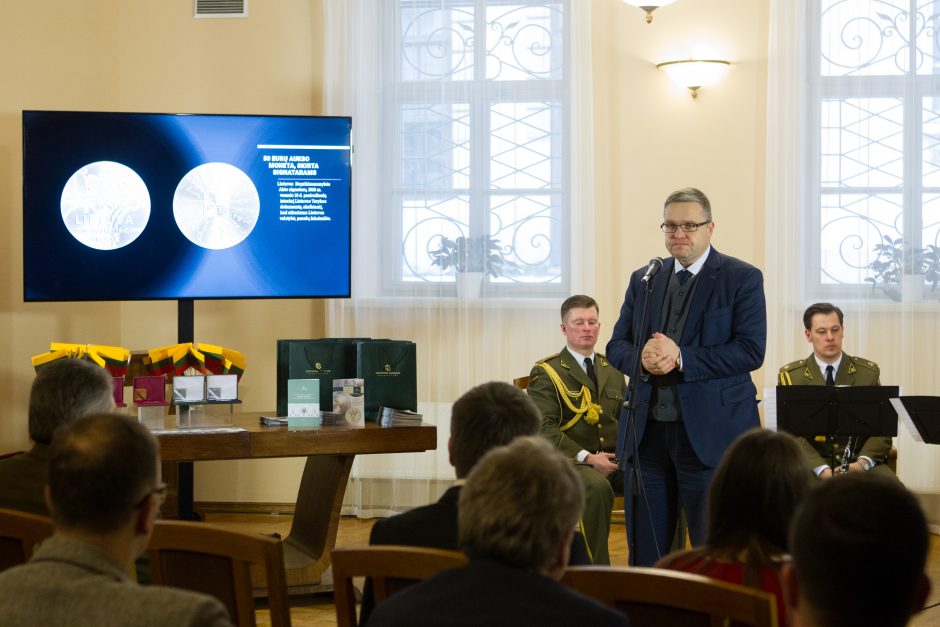 Ant kolekcinių monetų – Lietuvos kūrėjų parašai