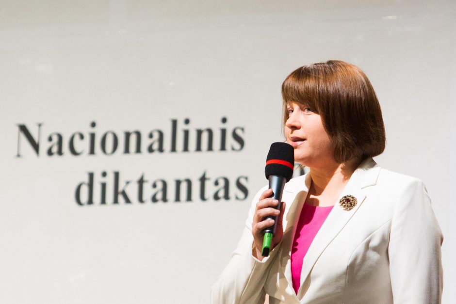 Nacionalinio diktanto finalas: dalyviai rašė S. Parulskio tekstą