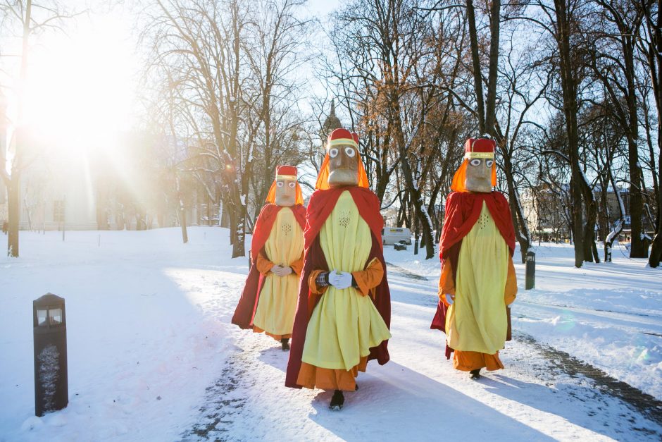 Trys Karaliai liaudies meistrus apdovanojo „Aukso vainikais“