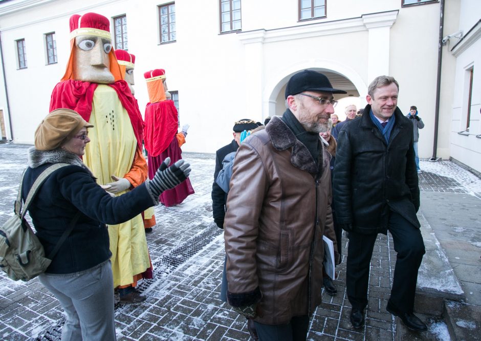 Trys Karaliai liaudies meistrus apdovanojo „Aukso vainikais“