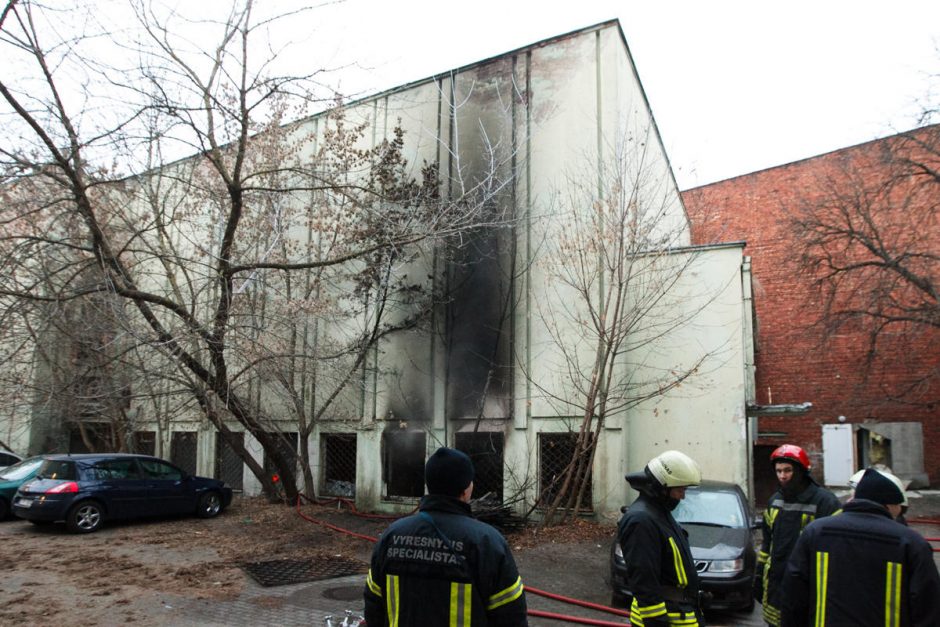 Kaune degė apleistas kino teatras