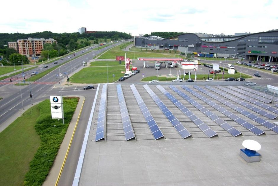 Vilniuje – pirma saulės energijos įkrovimo stotelė elektromobiliams