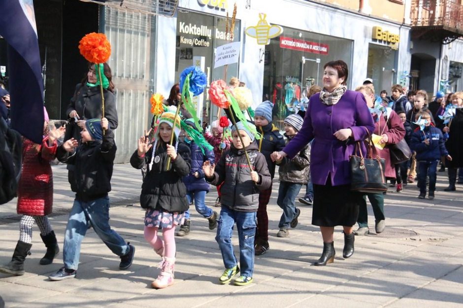 Žemės dieną – eisena su orkestru