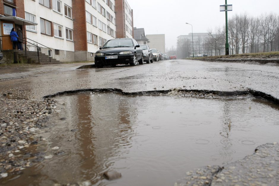 Bendruomeniškumą stiprina asfaltas ir kompiuteriai