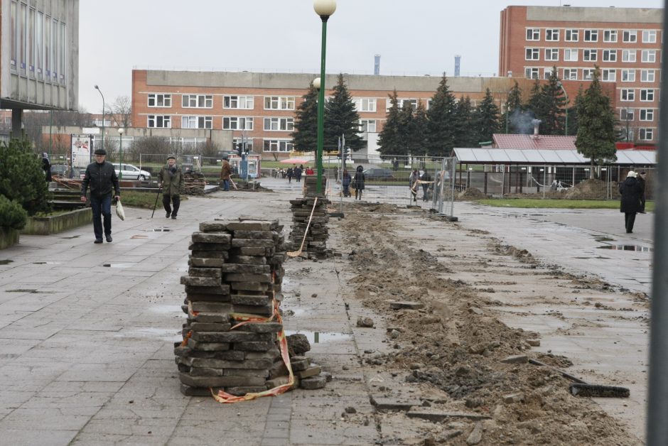 Debreceno aikštėje verda remonto darbai