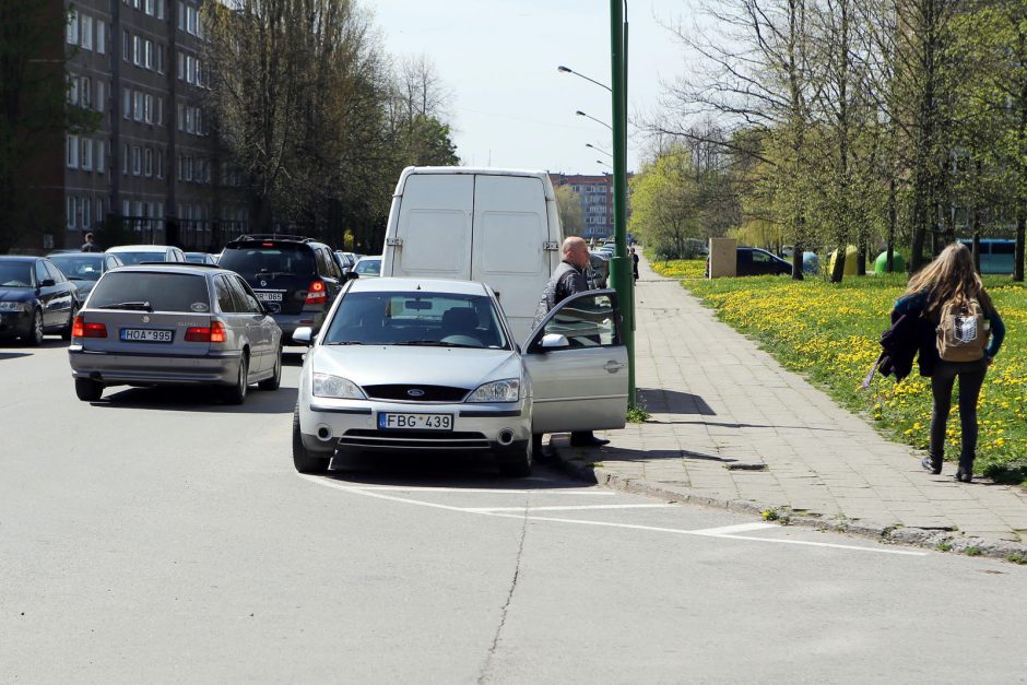 Uostamiestyje ženklina kelius nesusipratėliams