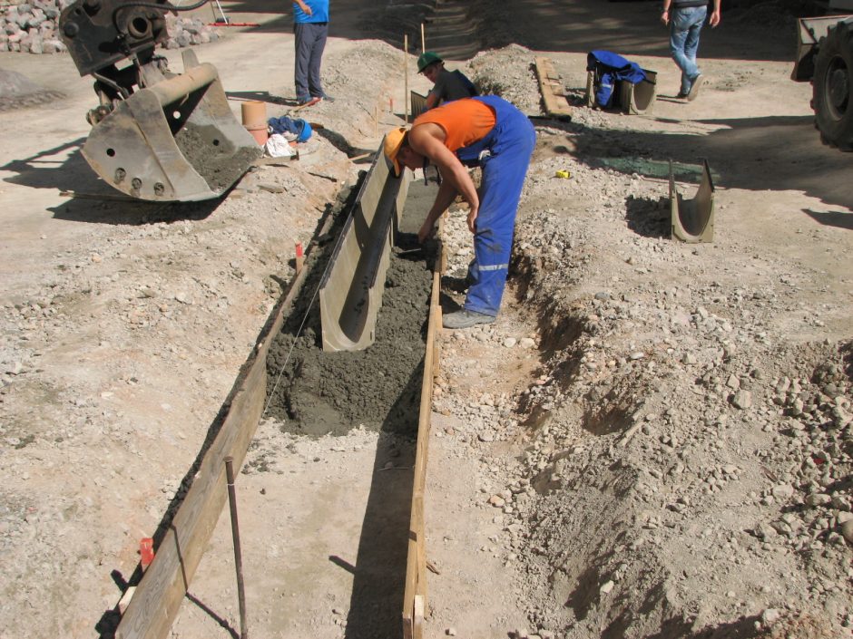 Tvarkant Prisikėlimo bažnyčią – netikėti radiniai