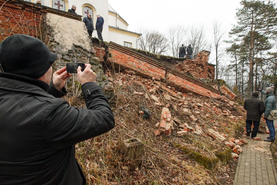 Lapių bažnyčios šventorius paskelbtas ekstremalia zona