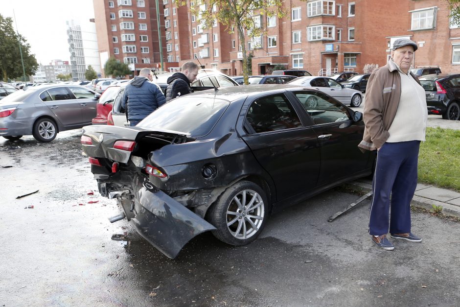 Baltarusis sumaitojo septynis automobilius ir sulaukė penkių eurų baudos