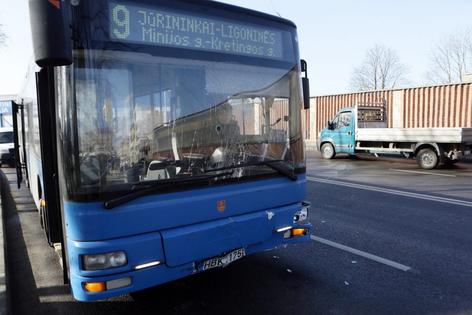 Uostamiestyje atakuotas inkasatorių automobilis