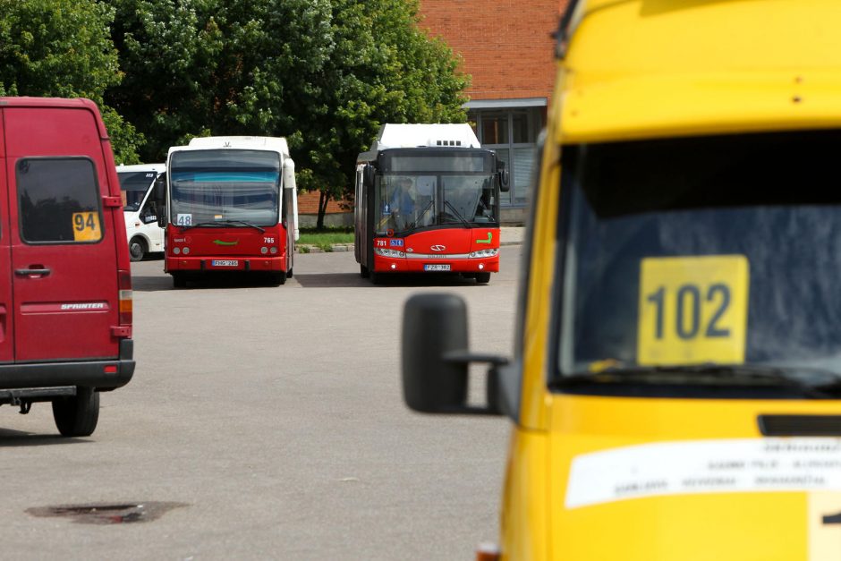 Maršrutinių autobusiukų vairuotojai: tai baisu!