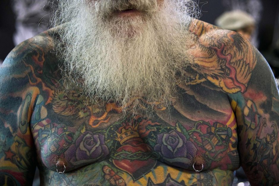 Tatuiruotėmis išmarginti kūnai atima žadą