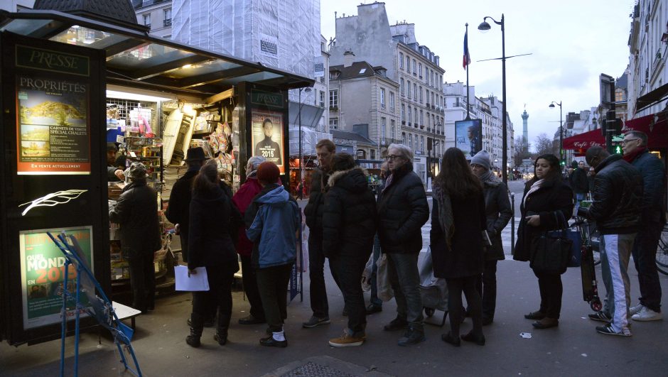 „Charlie Hebdo“: naujausias numeris išparduotas, o teroristai prisiėmė atsakomybę