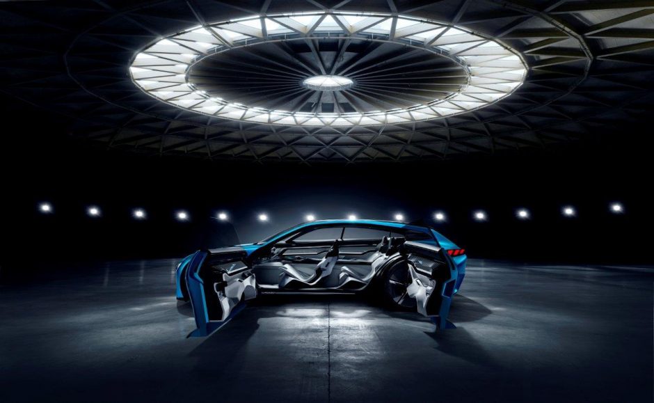 Naujasis „Peugeot Instinct Concept“ – tarp įprasto ir autonominio vairavimo