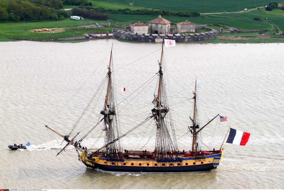 Prancūzijos XVIII amžiaus revoliucionierių laivo kopija atplaukė į Ameriką