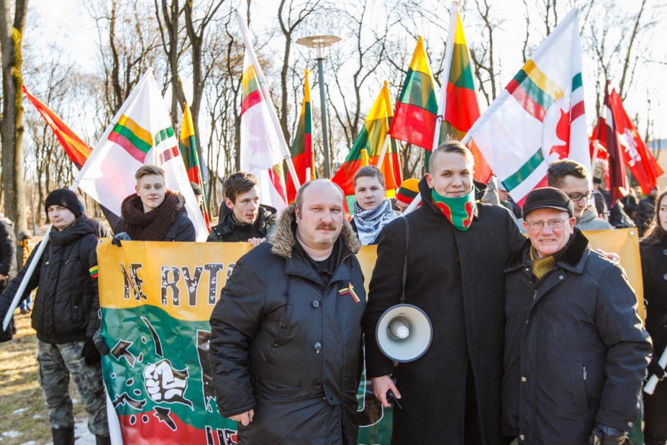 Tautinio jaunimo eitynėse skambėjo šūkis: šlovė Ukrainai!