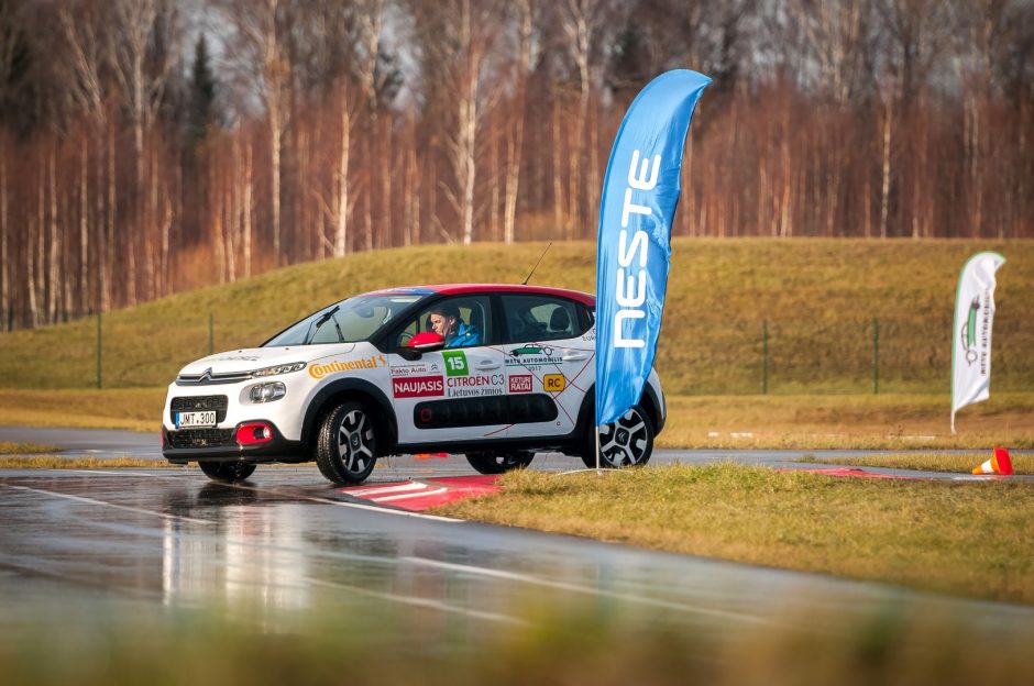 Pretendentai į „Metų automobilio“ titulą išbandyti ekstremaliomis sąlygomis