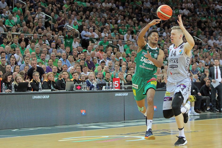 LKL finalas: „Žalgiris“ įveikė „Lietuvos rytą“ ir serijoje pirmauja 2:1