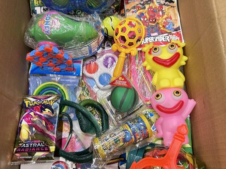 Skelbimas - Mix žaislų dėžių išpardavimas