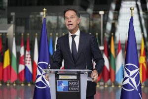 NATO vadovas: Šiaurės Korėjos karių dislokavimas Rusijoje – V. Putino desperacijos ženklas