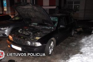 Policija: BMW Naujojoje Vilnioje susprogdintas kilus nesutarimui tarp draugų