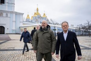 Kyjive viešintis D. Tuskas: Rusijos karas Ukrainoje yra kova tarp gėrio ir blogio