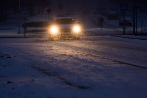 Keliuose yra slidžių ruožų, naktį gali šalti iki 28 laipsnių