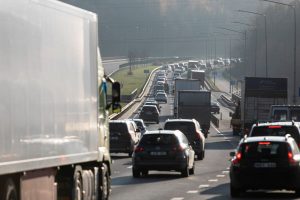 Kelininkai: pagrindiniai šalies keliai daugiausia sausi