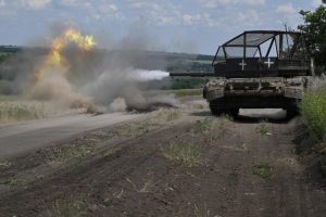 Rusai smogė Derhačių bendruomenei Charkivo srityje, yra aukų