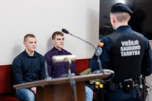 Baidarių-kanojų čempioną D. Bareiką ir jo brolį prokuratūra prašo įkalinti 14 metų