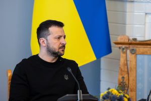 V. Zelenskis: Rusija sunaikino pusę Ukrainos elektros energijos gamybos pajėgumų