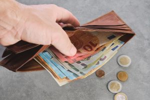 Darbo užmokesčio atotrūkis tarp regionų paskutinį ketvirtį buvo 383,5 euro