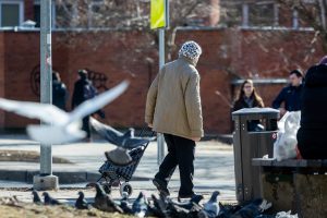 Seimas linkęs leisti išankstinę pensiją gaunantiems asmenims su negalia gauti ir papildomas išmokas