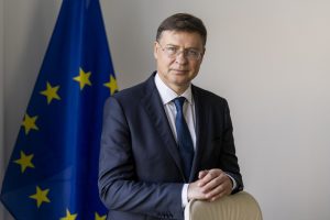 V. Dombrovskis: subsidijos Ukrainos grūdų vežimui per Baltijos uostus nesvarstomos 