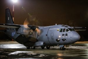Karinių oro pajėgų orlaivis iš Šiaulių į Varšuvą atgabeno donoro organą