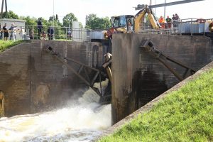 Avarinės būklės užtvanką Panevėžyje tikimasi suremontuoti dar šiemet