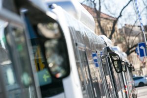 Nelaimė Vilniuje: autobusas pervažiavo iš jo iškritusį vyrą