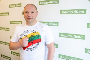 Pripažinimą pelnęs kovos menų teisėjas: metas ruošti pamainą