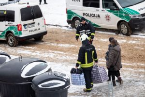 Policija pradėjo ikiteisminį tyrimą dėl gaisro Viršuliškių daugiabutyje