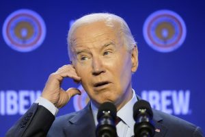 J. Bidenas sukėlė nuostabą pasakęs, kad jo dėdės kūną galbūt suvalgė kanibalai