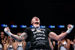 S. Maslobojevas baigė kovą dėl „Glory“ titulo