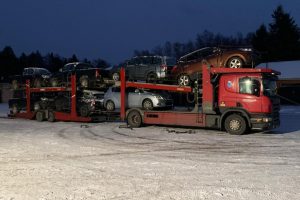 Valstybinių miškų urėdija Ukrainai perduoda 131 transporto priemonę